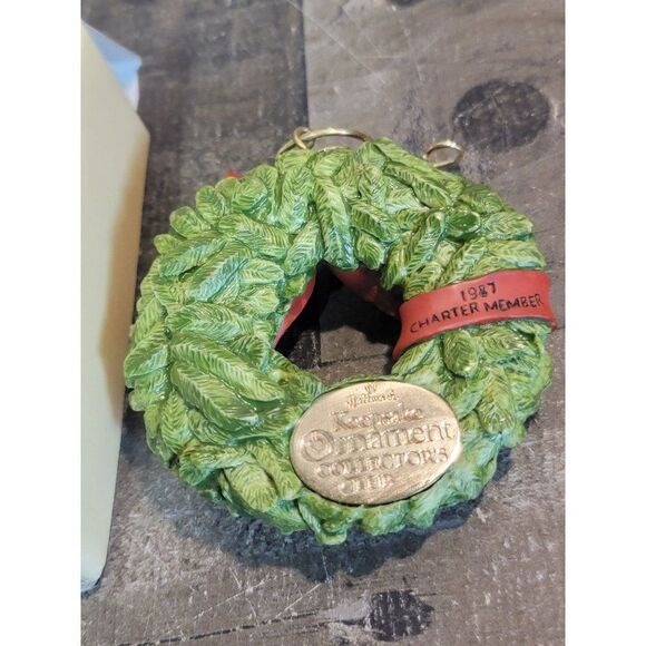 Hallmark wreath of memories 1987 ornament Xmas decor - Picture 3 of 4